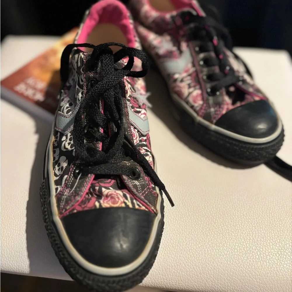 Womens Black and Pink Skull and Roses custom converse Sneakers - Picture 8 of 10